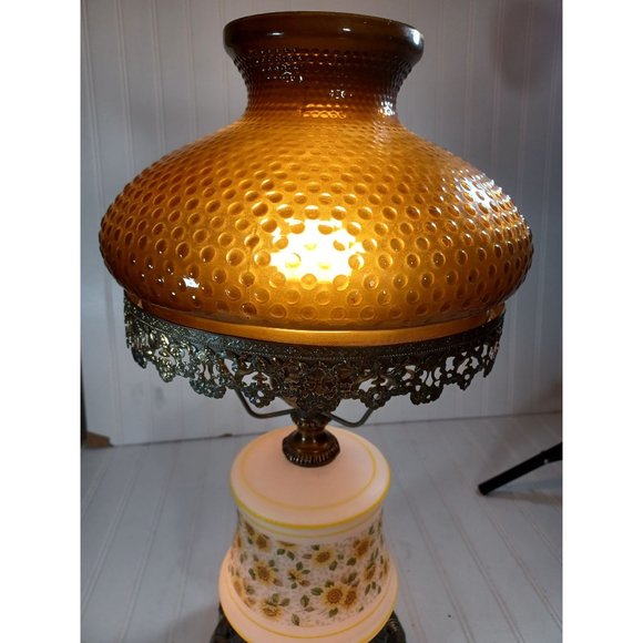 Gone With The Wind Amber Hobnail Glass Daisy 3 Way Electric Hurricane Table Lamp - Picture 6 of 9